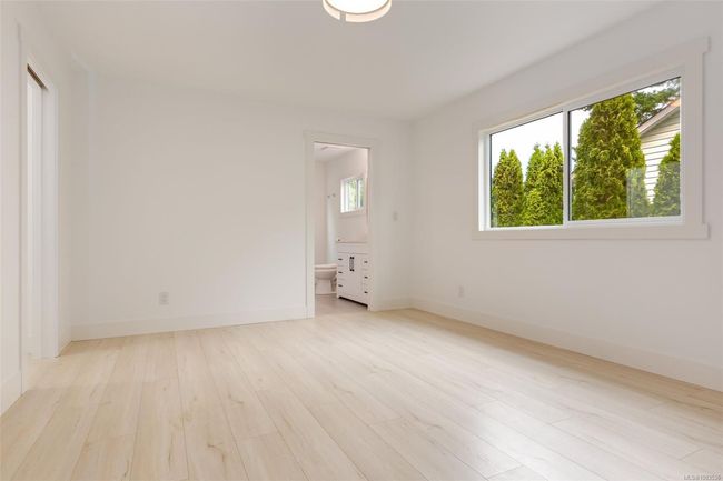 Primary bedroom with walk in closet and 4-Piece ensuite | Image 37