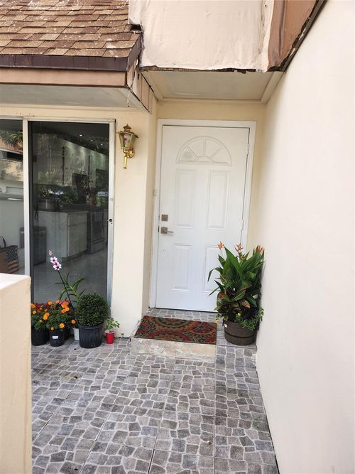 5-832 Nw 81st Ave, Plantation, FL, 33324-1213 | Card Image