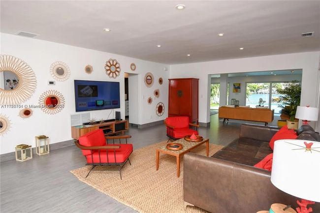 641 86 Th St, House other with 3 bedrooms, 3 bathrooms and null parking in Miami Beach FL | Image 6