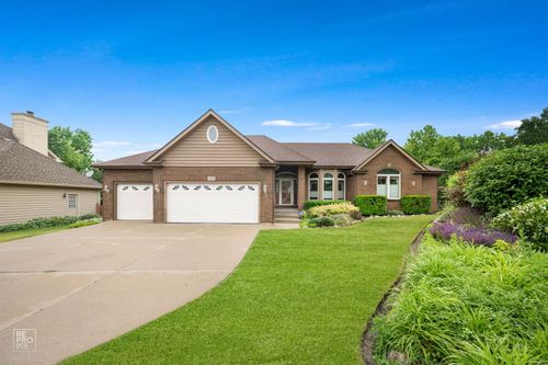 589 Edelweiss Dr, Antioch, IL, 60002-2136 | Card Image
