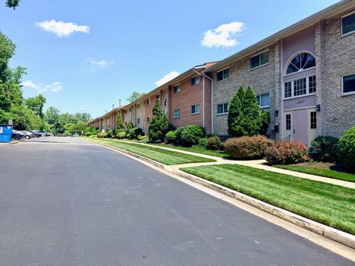 301-2839 Kalmia Lee Ct, FALLS CHURCH, VA, 22042-1717 | Card Image