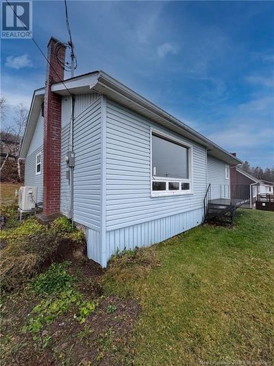 552 Montgomery St, House other with 3 bedrooms, 1 bathrooms and null parking in Dalhousie NB | Image 1