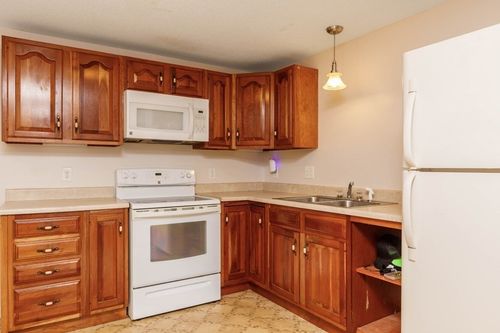 apt-18-90 Ridgewood Ln, Gardner, MA, 01440-2055 | Card Image