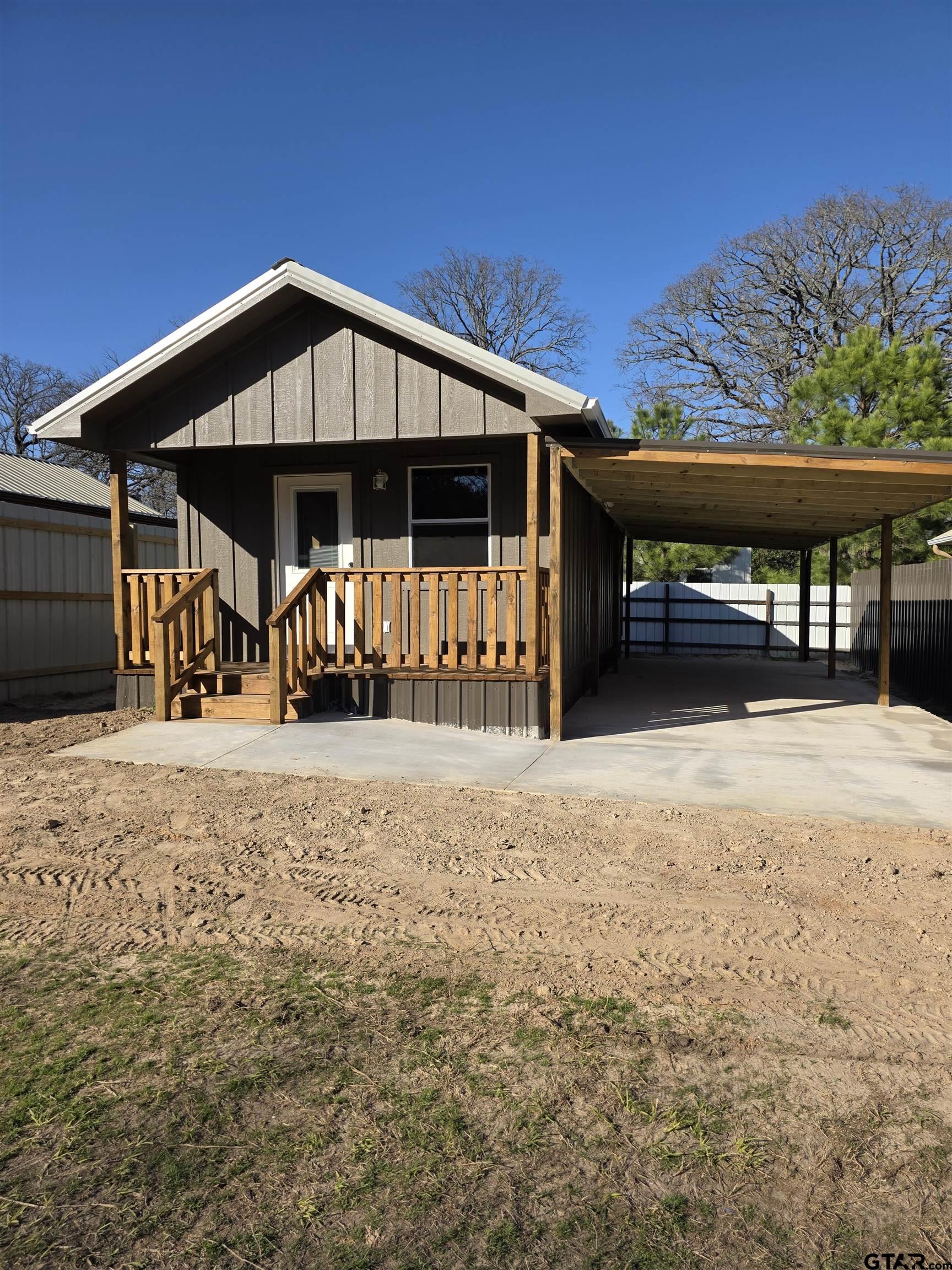 Residential Lease in Lindale