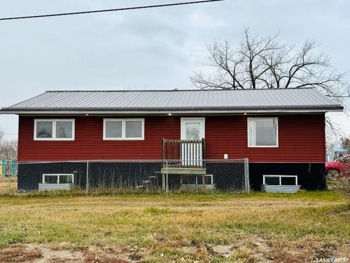 301 3 St, Frobisher, SK, S0C0B2 | Card Image