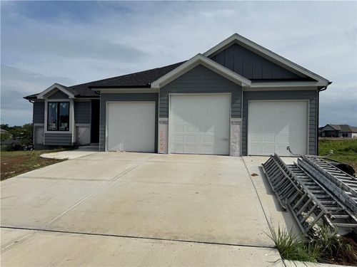 4524 Ne 86th Terrace, Kansas City, MO, 64156 | Card Image