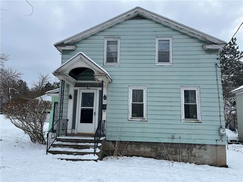 42 Seminary St, Auburn, NY, 13021-2631 | Card Image