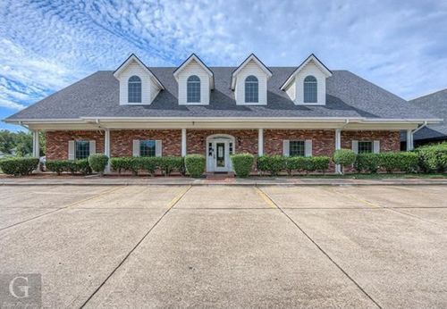 8870 Youree Dr, Shreveport, LA, 71115-2512 | Card Image