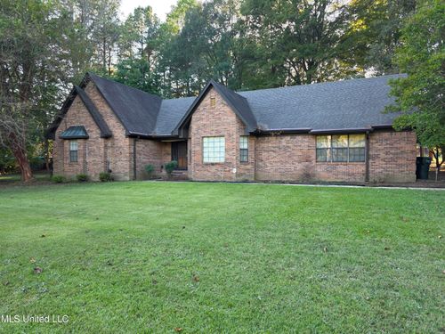 8625 Deer Creek Cir, Olive Branch, MS, 38654-5917 | Card Image