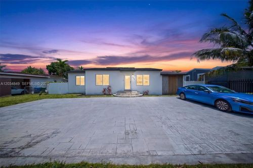 420 Nw 145th St, Miami, FL, 33168-4152 | Card Image