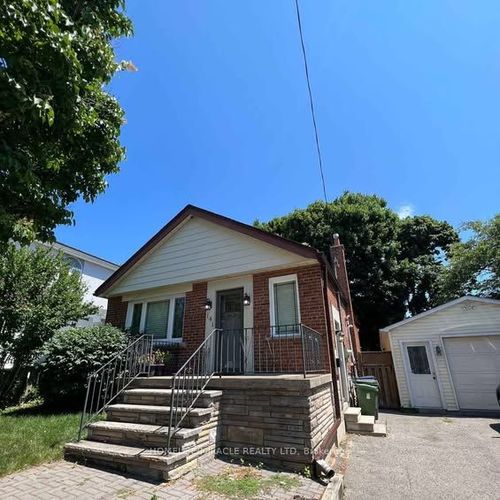 141 Bexhill Ave, Scarborough, ON, M1L3C5 | Card Image