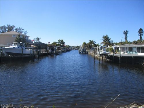8140 Cleaves Rd, NORTH FORT MYERS, FL, 33903-4326 | Card Image