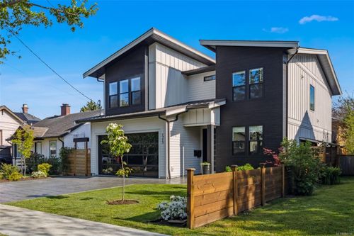 1715 Coronation Ave, Victoria, BC, V8R1X1 | Card Image