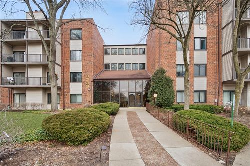 apt-402-3030 Pheasant Creek Dr, Northbrook, IL, 60062-3372 | Card Image