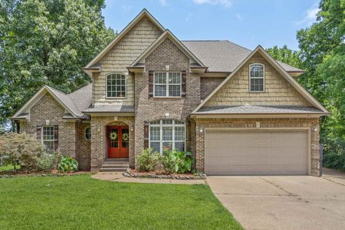 104 Springbrook Dr, Jackson, TN, 38305-6230 | Card Image