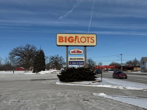 185 S Kennedy Dr, Bradley, IL, 60915-2031 | Card Image