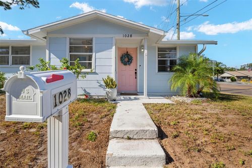 1028 Park Dr, Dunedin, FL, 34698-5948 | Card Image