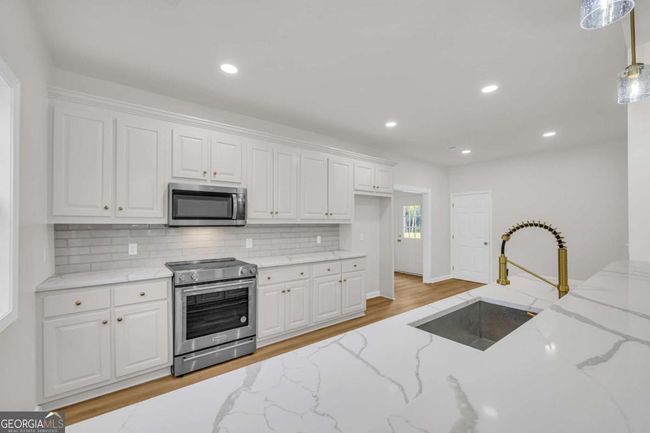 668 Brockton Rd, House other with 3 bedrooms, 2 bathrooms and 2 parking in Jefferson GA | Image 9
