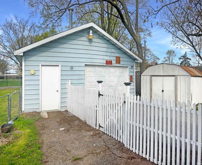 1057 Cone St, House other with 2 bedrooms, 1 bathrooms and null parking in Elkhart IN | Image 24