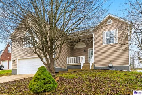 219 Meadowlake Dr, Radcliff, KY, 40160-9719 | Card Image