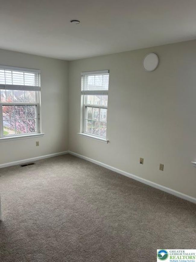 5232 Spring Ridge Dr E, Townhouse with 3 bedrooms, 3 bathrooms and null parking in Macungie PA | Image 16