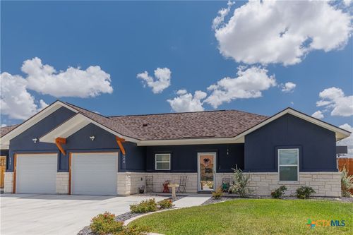 12a-123 Navarro Xing, Seguin, TX, 78155-3016 | Card Image