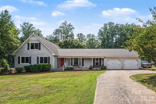220 Roger Dr, Salisbury, NC, 28147-8876 | Card Image