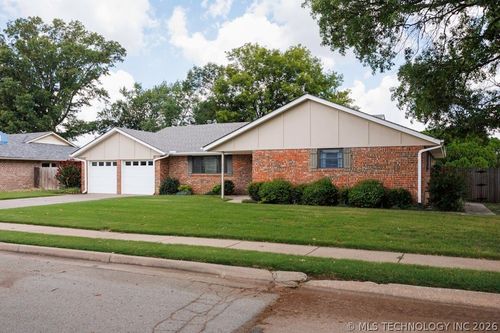 4700 Clearview Dr, Bartlesville, OK, 74006-5504 | Card Image