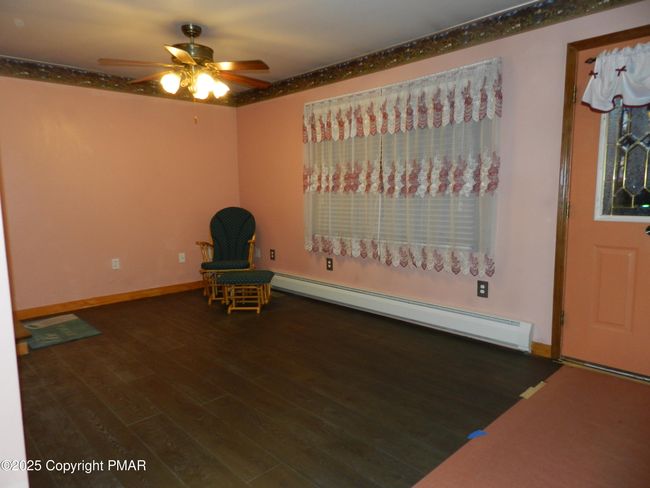 Family Room | Image 14