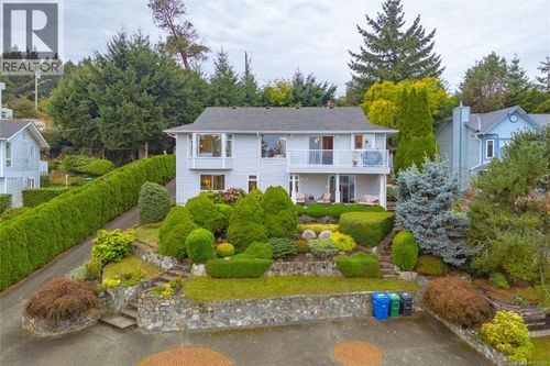 1089 College Dr, Nanaimo, BC, V9R5X3 | Card Image