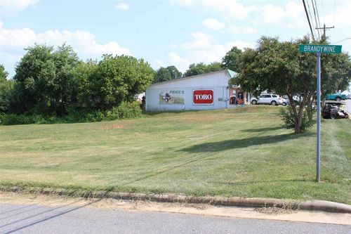 2 N Bridge St, Elkin, NC, 28621 | Card Image