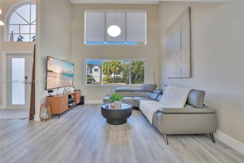 230 Ne 212th St, North Miami Beach, FL, 33179-1109 | Card Image