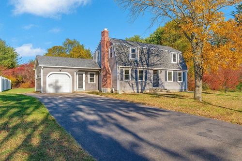 18 Beech St, Townsend, MA, 01469-1390 | Card Image
