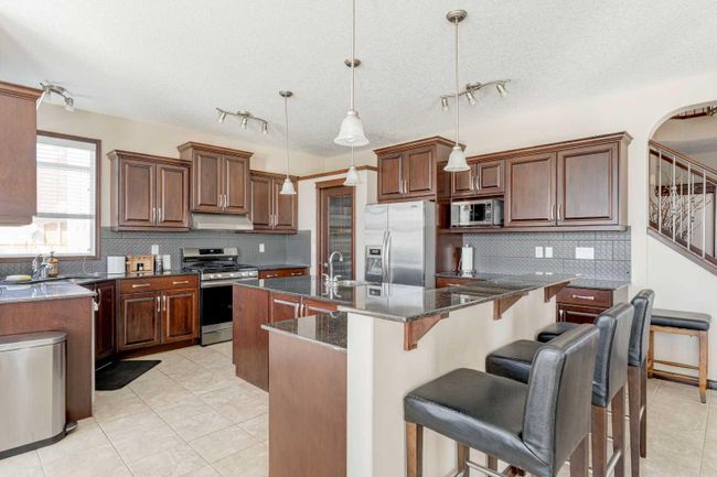 621 Cavendish Beach Bay, Home with 3 bedrooms, 2 bathrooms and 6 parking in Chestermere AB | Image 7