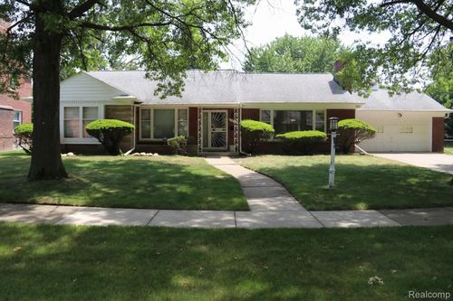 18147 Melrose Ave, Southfield, MI, 48075-4110 | Card Image