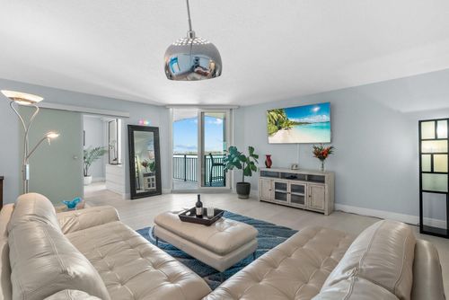 apt-10e-4822 Ocean Blvd, SARASOTA, FL, 34242-1359 | Card Image