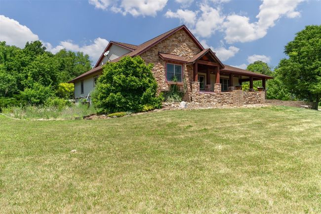 2268 E 2250 North Rd, Home with 3 bedrooms, 4 bathrooms and null parking in Carlock IL | Image 5