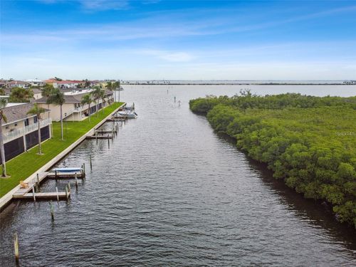 205-8829 Bay Pointe Dr, TAMPA, FL, 33615-5330 | Card Image