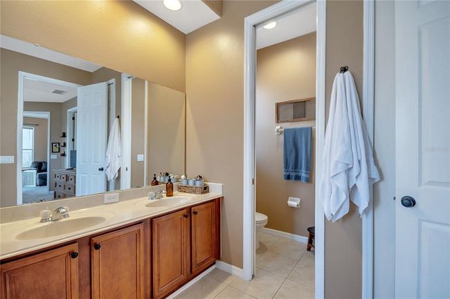 Water closet primary on-suite | Image 20