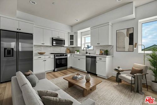 12-4701 Saturn St, Los Angeles, CA, 90019-5727 | Card Image