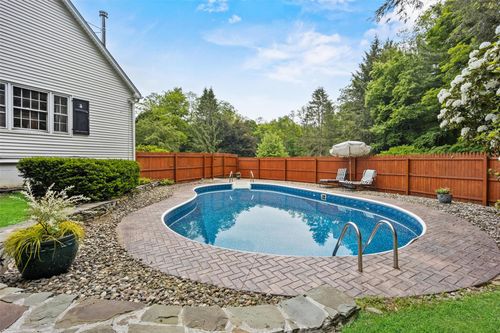 1056 Beekman Rd, Hopewell Junction, NY, 12533-5576 | Card Image