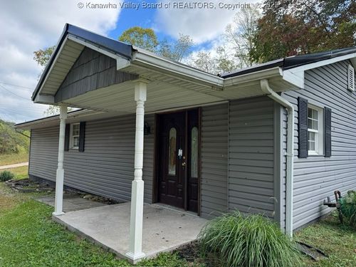 7554 Teays Valley Rd, Scott Depot, WV, 25560-7009 | Card Image