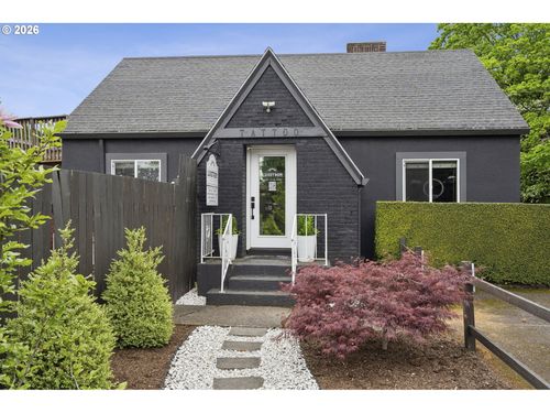 17641 Se Stark St, Portland, OR, 97233 | Card Image