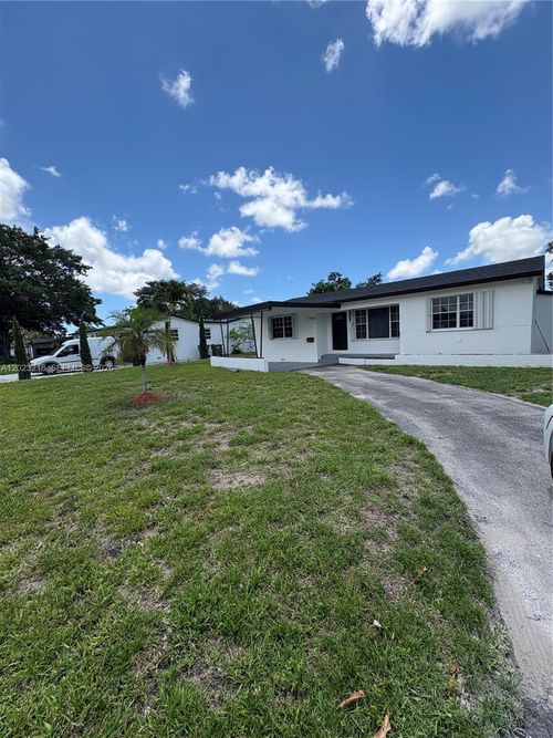 7150 Sw 10th St, Pembroke Pines, FL, 33023-1645 | Card Image