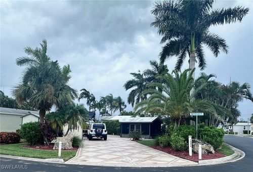 1302 Silver Lakes Blvd, NAPLES, FL, 34114-9233 | Card Image