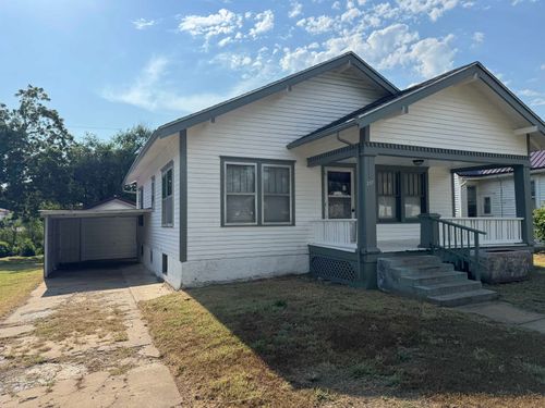 207 S Elm St, Eureka, KS, 67045-2005 | Card Image