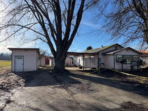 4945 Lower River Road, Grants Pass, OR, 97526 | Card Image