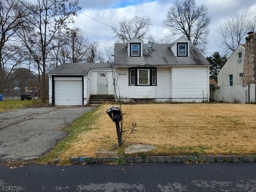 33 Riveredge Dr, Fairfield, NJ, 07004-1022 | Card Image