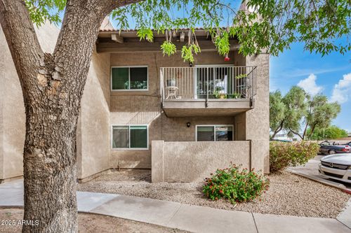 c4-5525 E Thomas Rd, Phoenix, AZ, 85018-8126 | Card Image