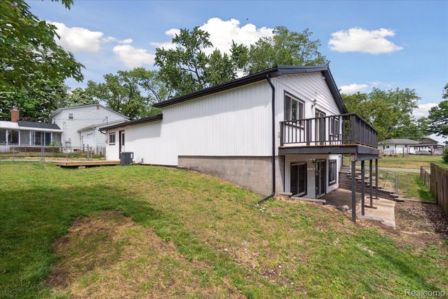 Rear & side deck | Image 28